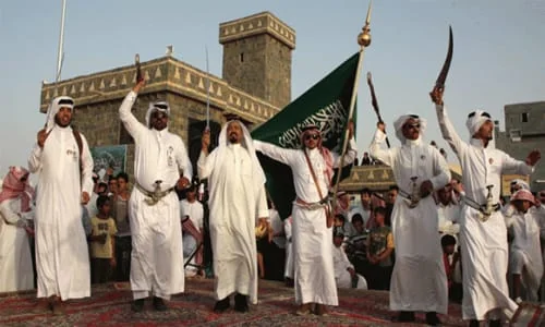 العناية بفنون العصر مع إعادة إحياء التراث والتقاليد الأصيلة صناعة الثقافة الجديدة وتحولاتها في المملكة العربية السعودية
