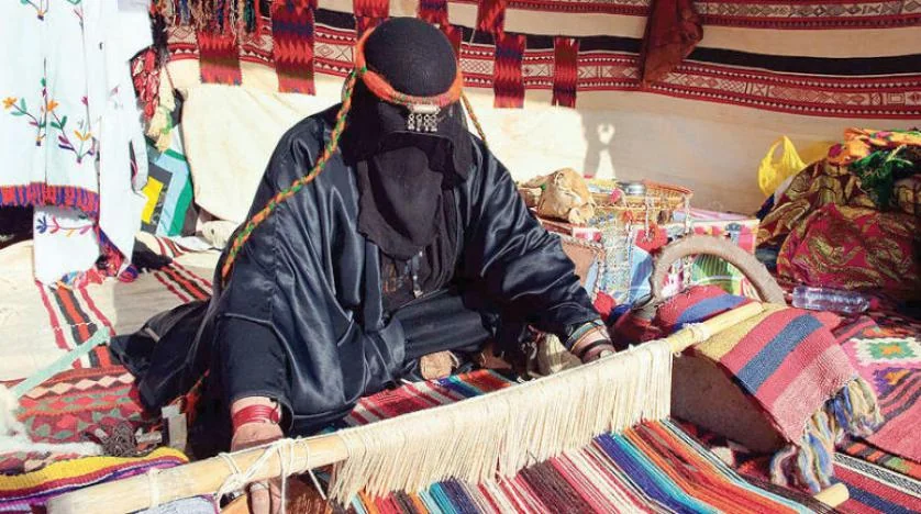 Registered in UNESCO and used as a lo for the G20 summit in Riyadh .. Saudi women when they excel in the art of "Sadu weaving" and embroidery of camel hair and wool