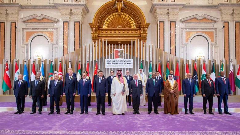 Qualitative activity of the translation movement between the Arabic and Chinese languages.. The book opens up many fields for a growing culture between Arab countries and China
