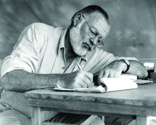 From the exotic to the madness: writing rituals for writers and intellectuals, between writing when sleeping, hiding in a hut and writing in cafes