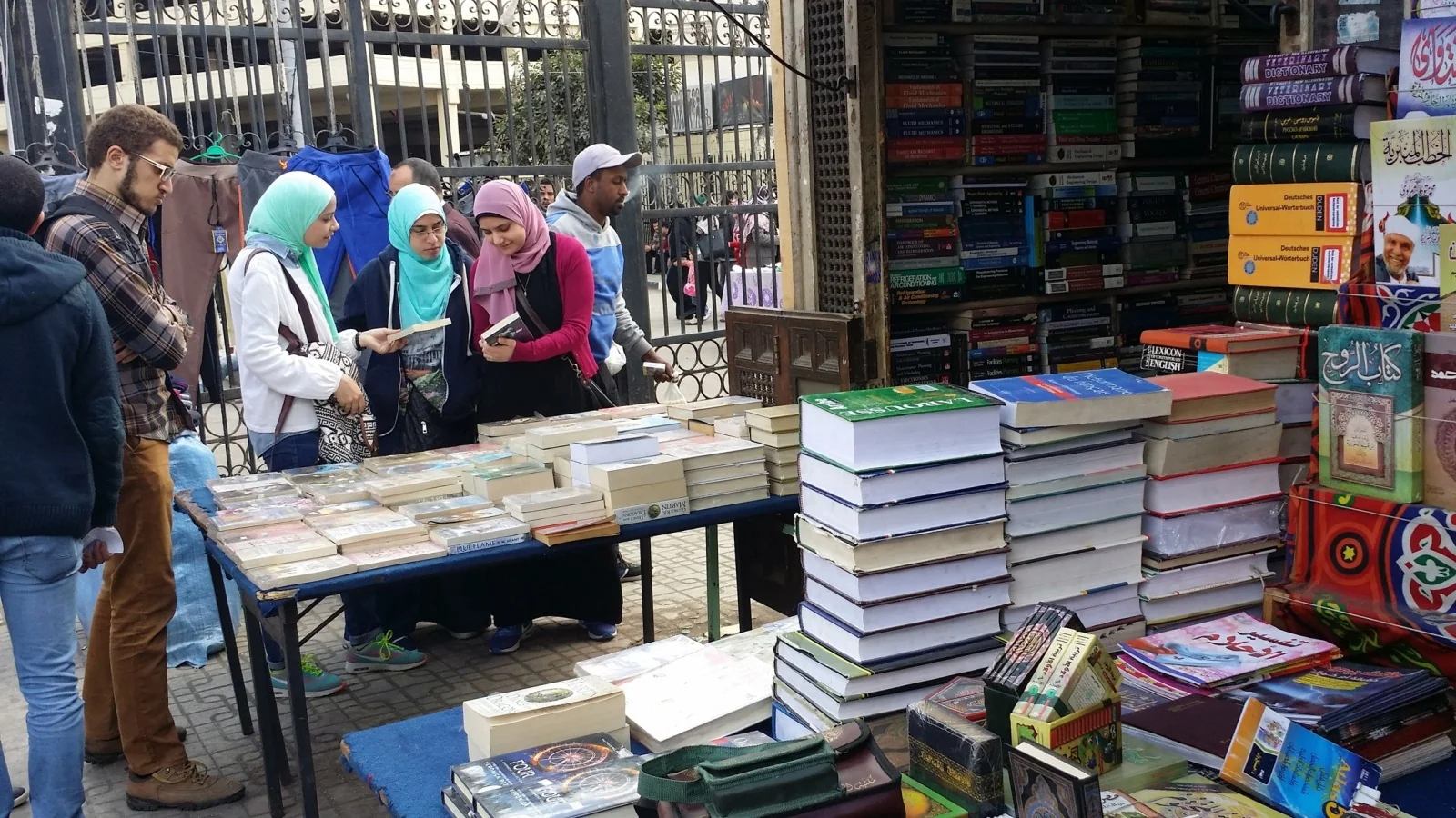 Al-Azbakia Wall.. A Permanent Book Fair Over a Hundred Years Old!