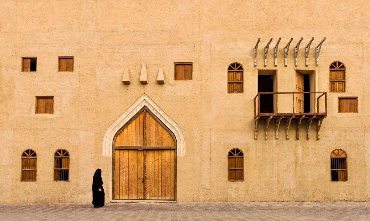 الأبواب والنقوش الخشبية التقليدية في عمارة المنطقة الشرقية بالمملكة العربية السعودية
