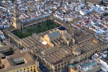 {"en": "The Umayyad Library in Cordoba and its role in spreading Islamic culture", "ar": "أشاعت ودَّللت على روح تسامح المسلمين في الأندلس.. مكتبة الأمويين في قرطبة
&nbsp;ودورها في نشر الثقافة الإسلامية"}